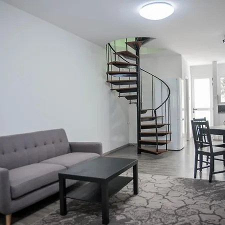 Amazing Maisonette Next To Harbour Of Cy דירה